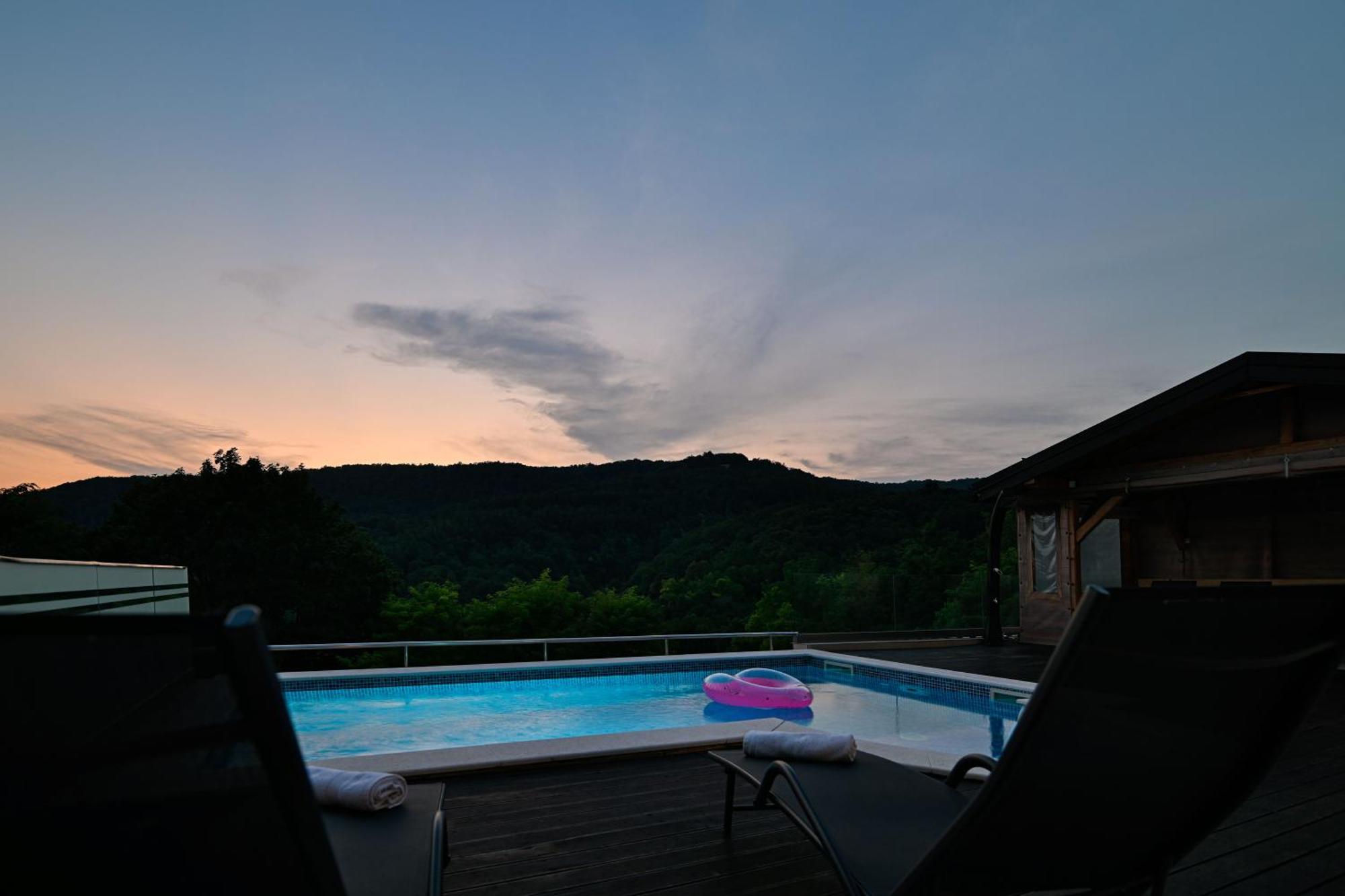 Carobni Pogled Zagreb Villa Luaran gambar